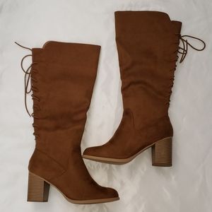 Chestnut lace-up back boots